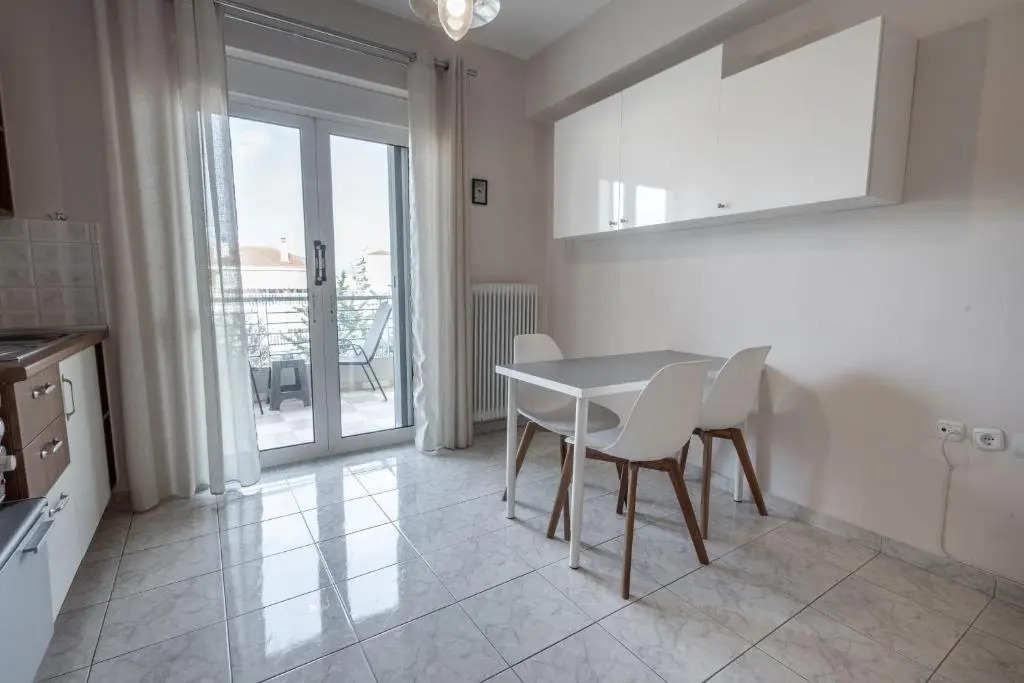 Central apartment with parking