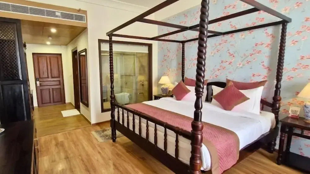 Hotel Raj Vilas The Palace