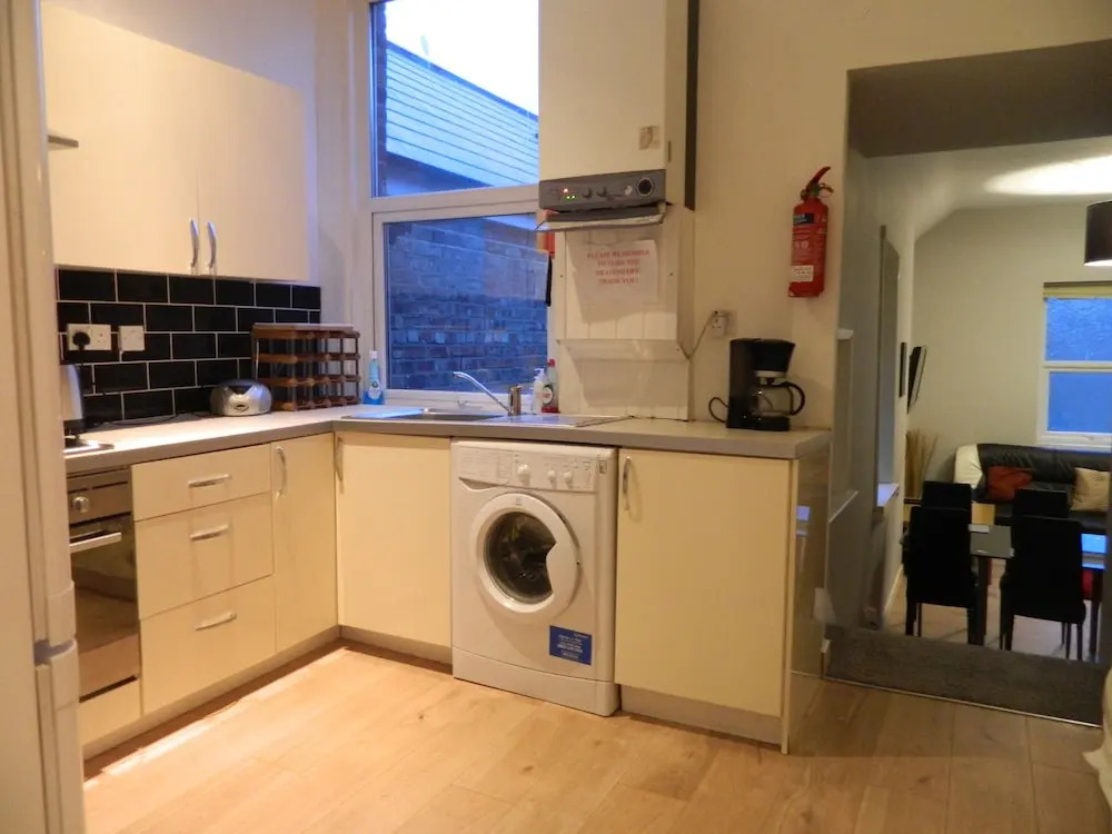 5 Bedroom Upper Maisonette