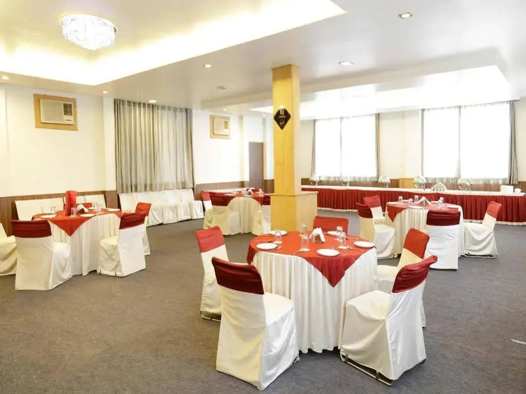 OYO 2166 Hotel KMahaveer