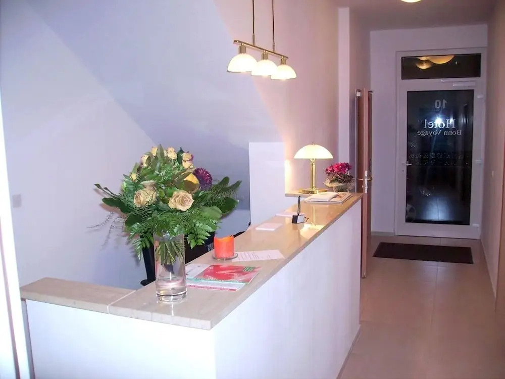 Hotel Bonn Voyage