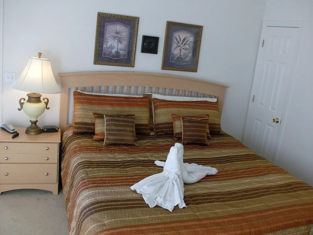 Have a great vacational experience in this 6 bedroom house