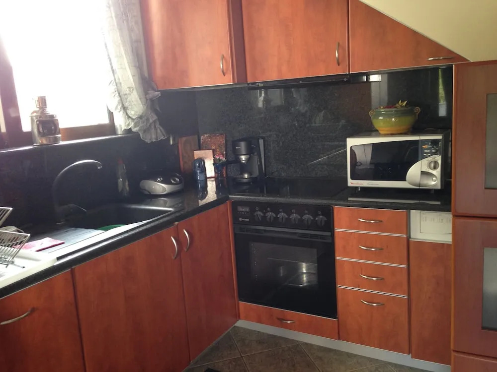 Dimitri's Guesthouse