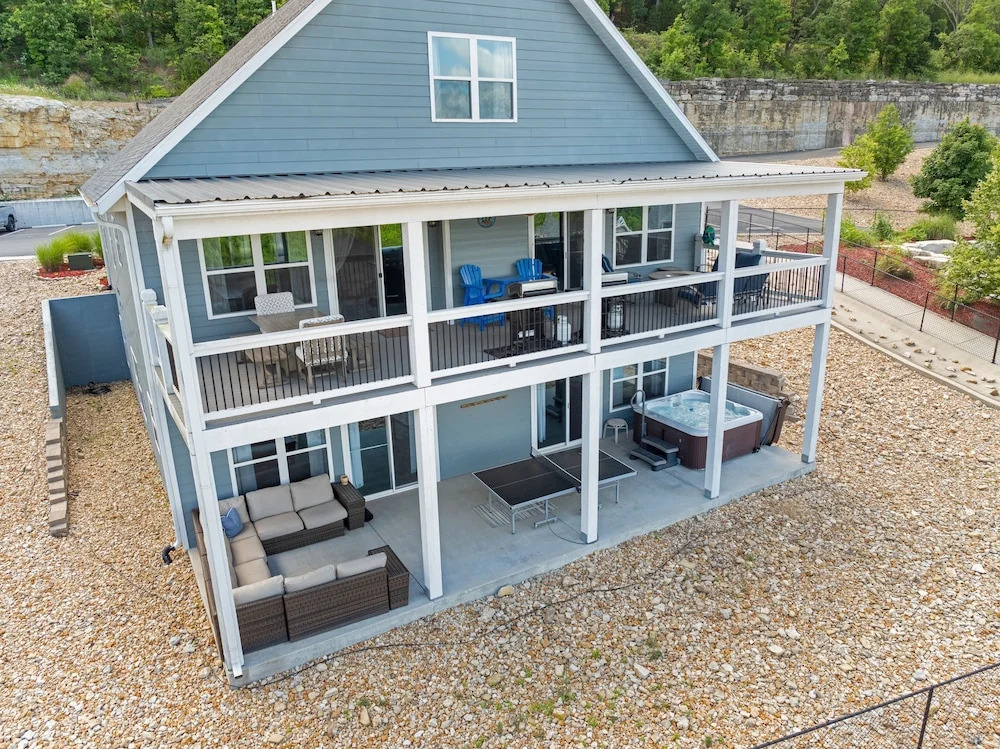 Cc115- Lakeside Landing 8 Bedroom Home