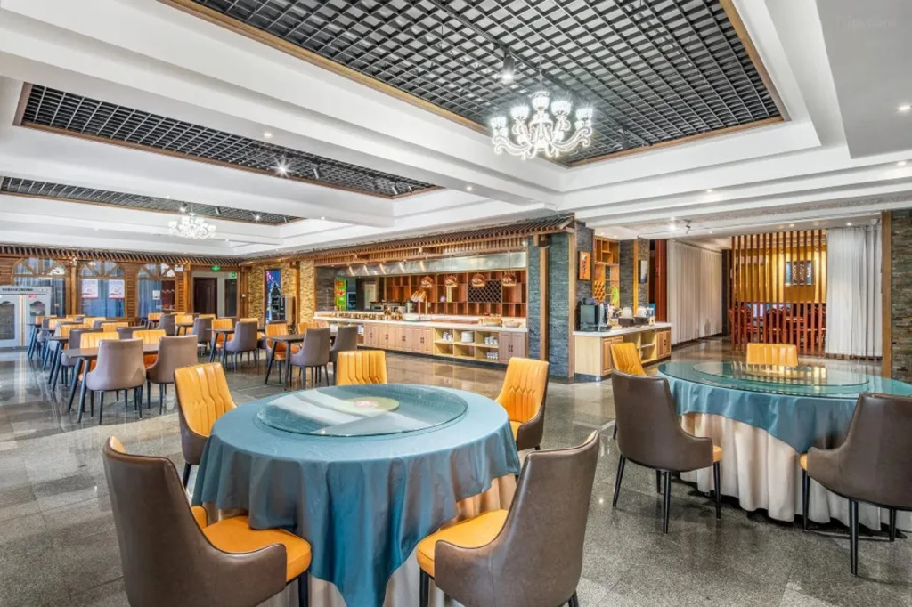 Vienna International Hotel of  Yingbin Road Altay Airport