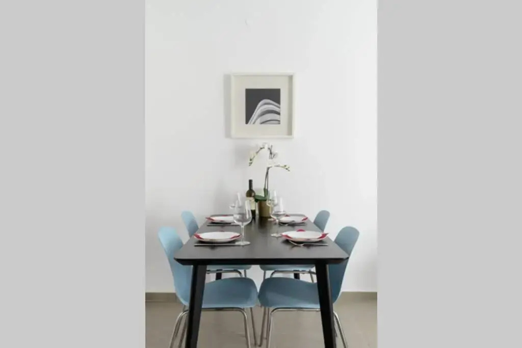 Botiuqe apartment . 100 meters from the beach