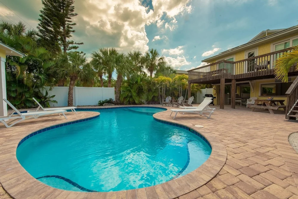 Cabana Breeze Apartment 4