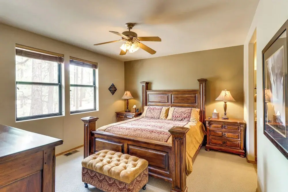 4 Miles to Lake: Retreat w/ 2 Decks!