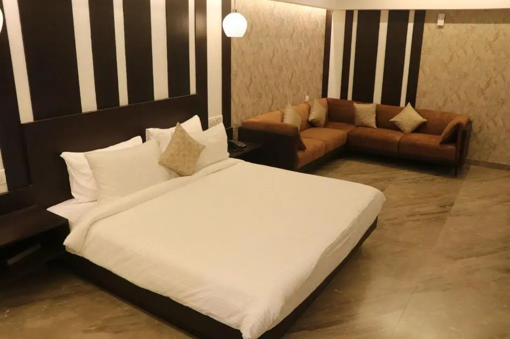 HOTEL KADAMB TREE