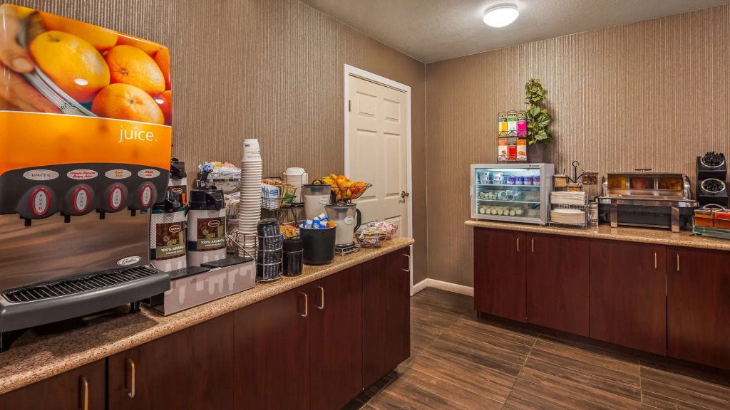 Best Western Luxury Inn