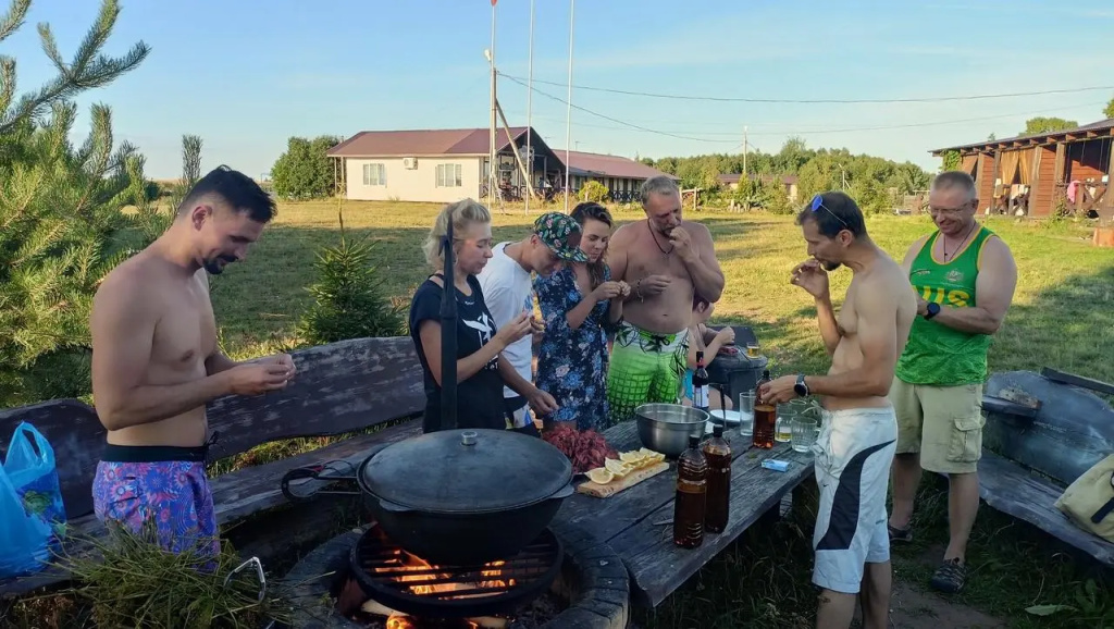 Спортивно-рыболовная база Здешево