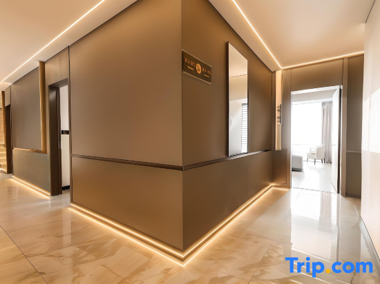 Shanming High-end Guest House(Tuojiang Branch,Fenghuang Ancient City)