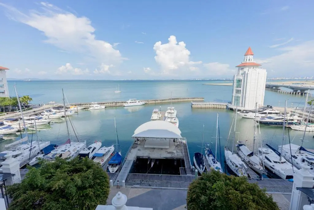 The Suites at Waterside Straits Quay by Plush