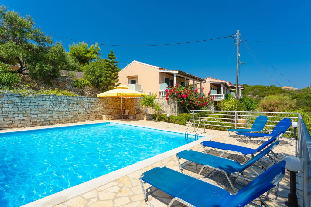 Dolphin Villa 1 Swimming Pool Walk to Beach Sea Views A C Wifi - 580
