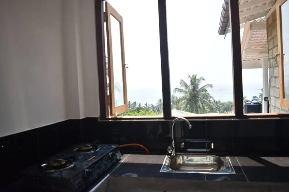 Hill cottage - ocean view