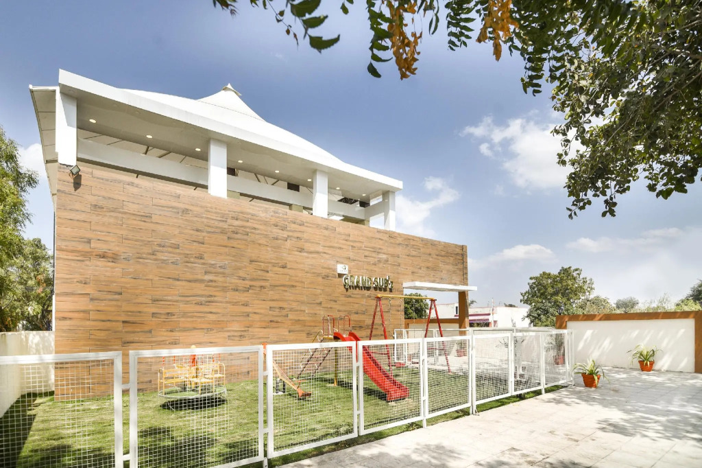 Hotel Chahal Residency