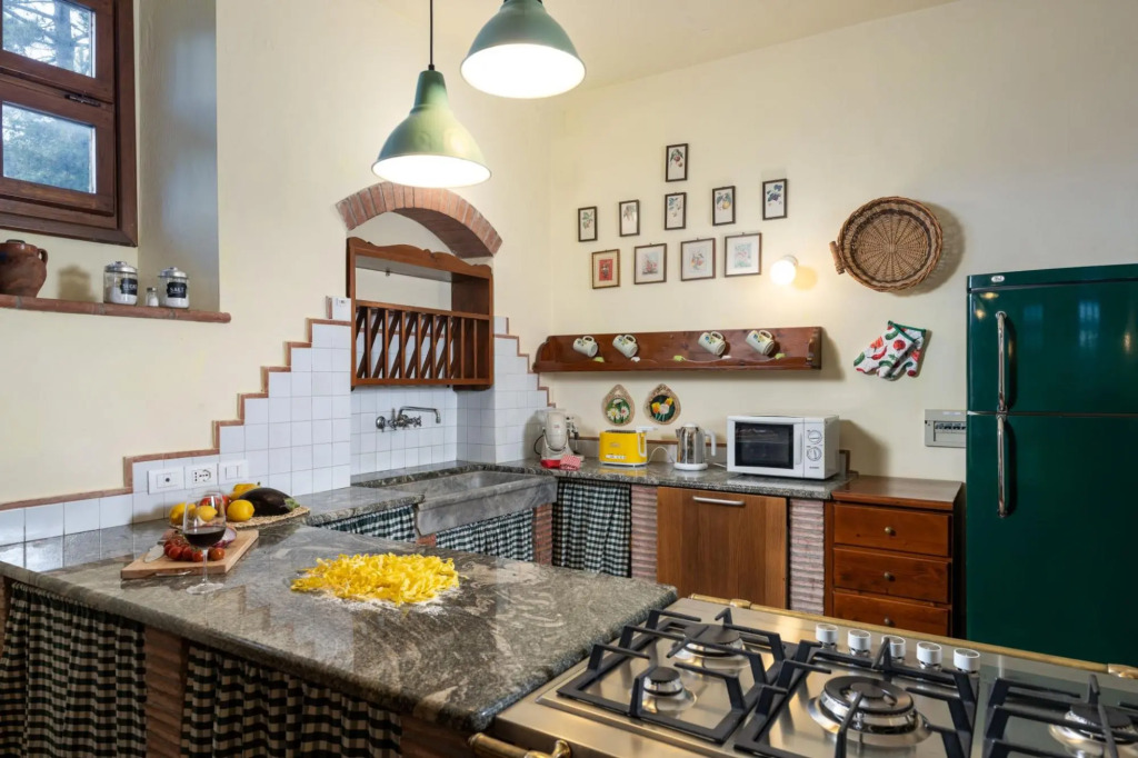 Country house with swimming pool and spectacular view and pool open till Oct 31st-Tenuta La Macinaia