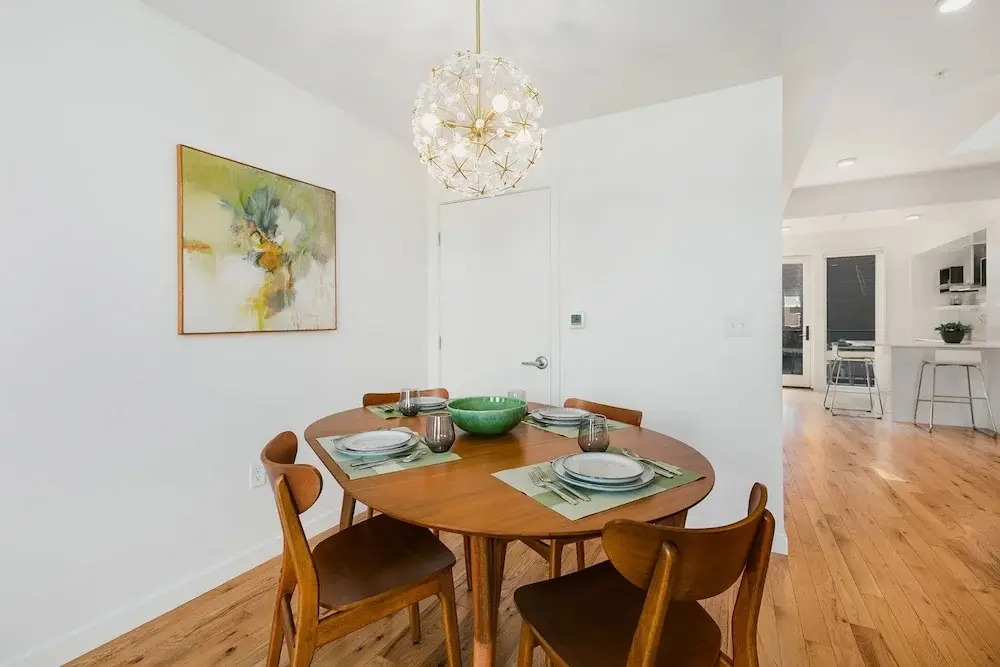 The Overlook - Luxe Old Town Condo w/ King Suite