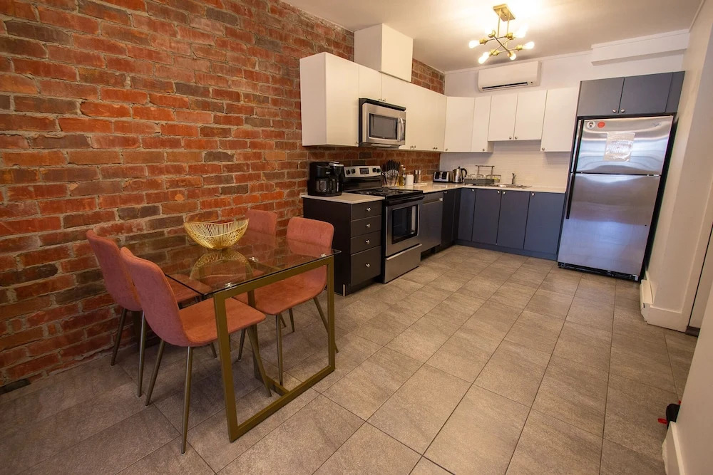 APARTMENT HOTEL ST-DENIS