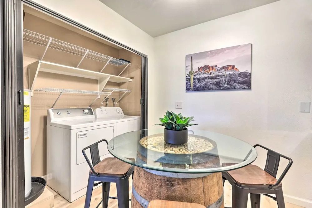 1 Mi to Dtwn Chandler: Townhome w/ Community Pool