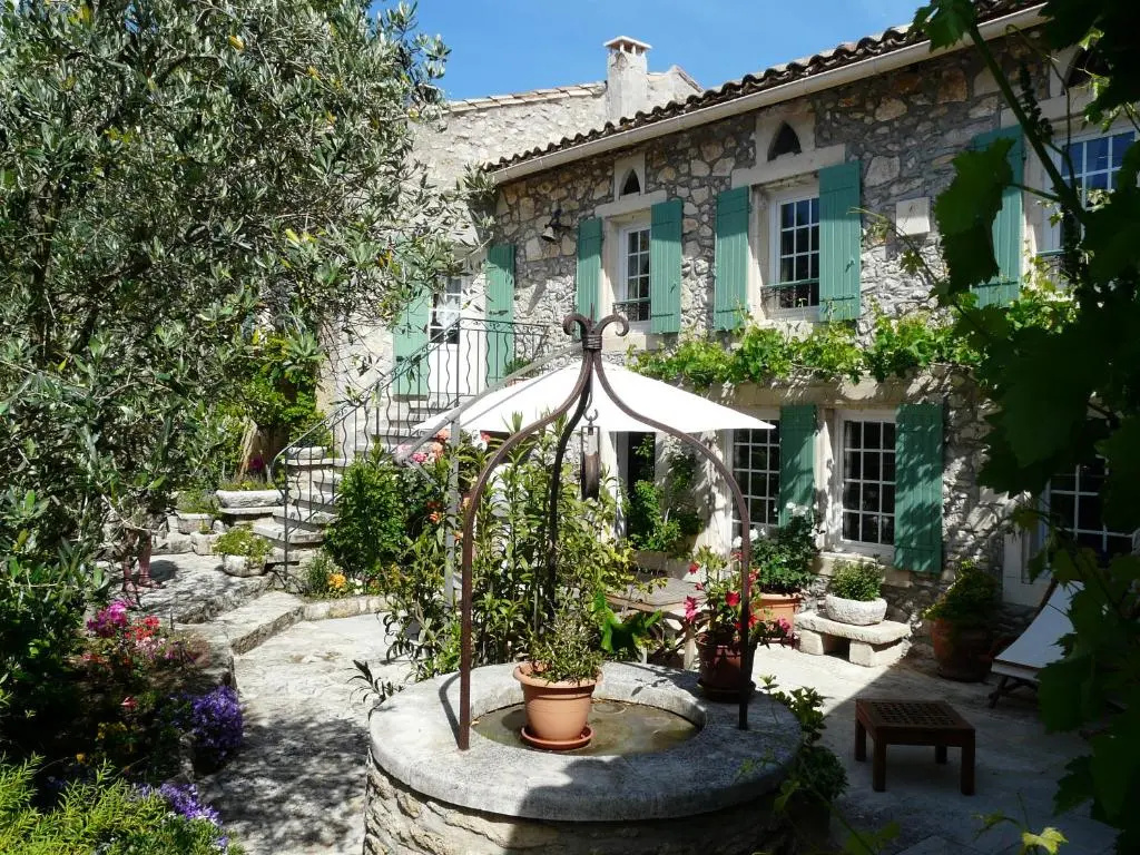 Partie de Mas Provençal de Charme, Avec Une Grande Piscine, Située En Campagne Proche D'Eygalières, Au Coeur 4 Personnes, Ls1-117 Ben Vengu