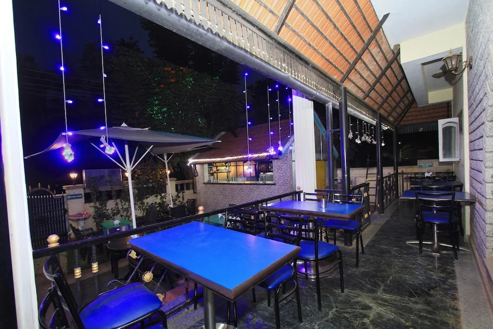 OYO 10438 Green Villa