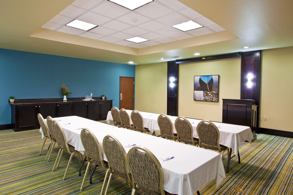 Holiday Inn Express Hotel & Suites Waycross by IHG