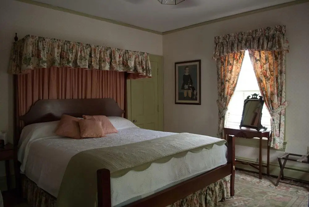 Colonial Capital Bed & Breakfast