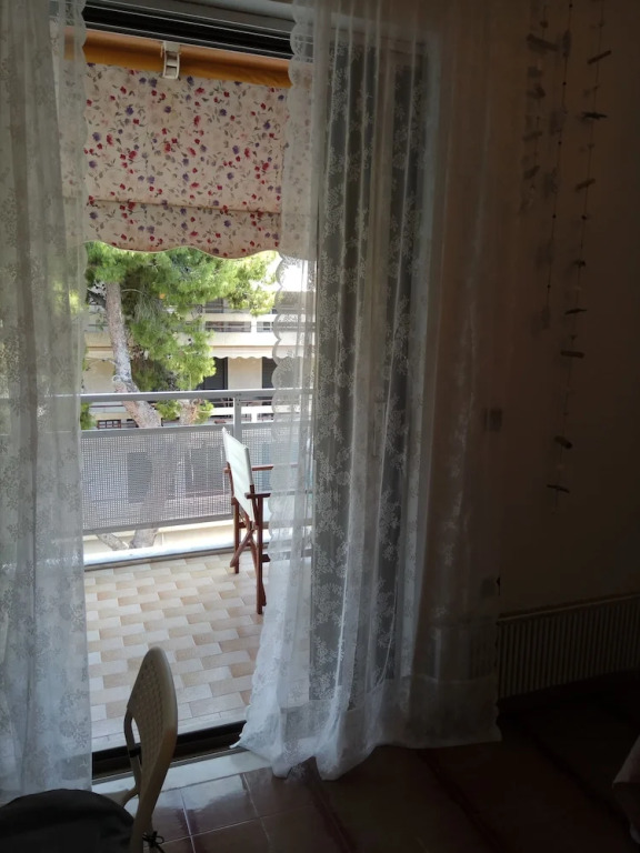 Top Floor Cozy Apartment near Beach