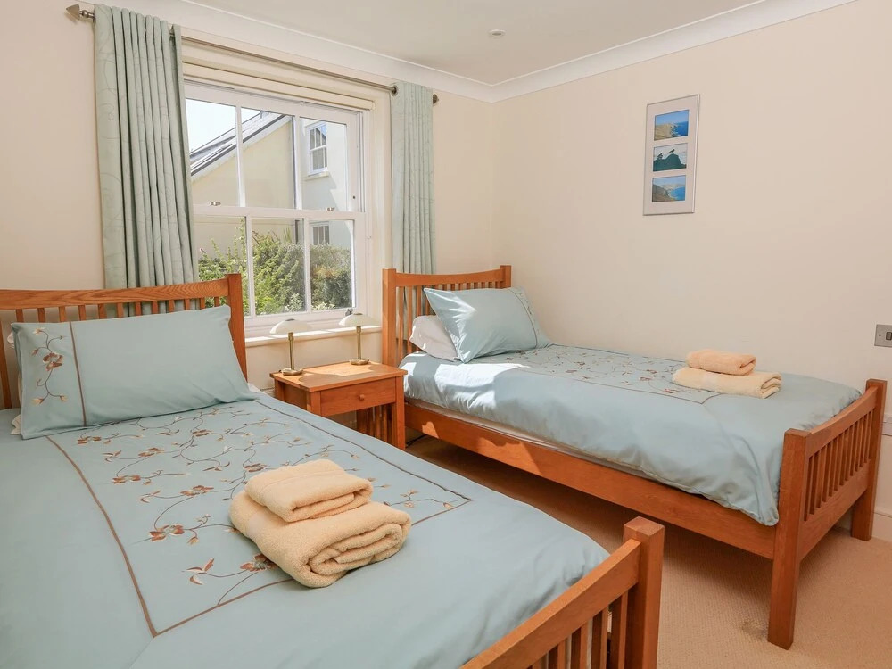 5 Thurlestone Beach