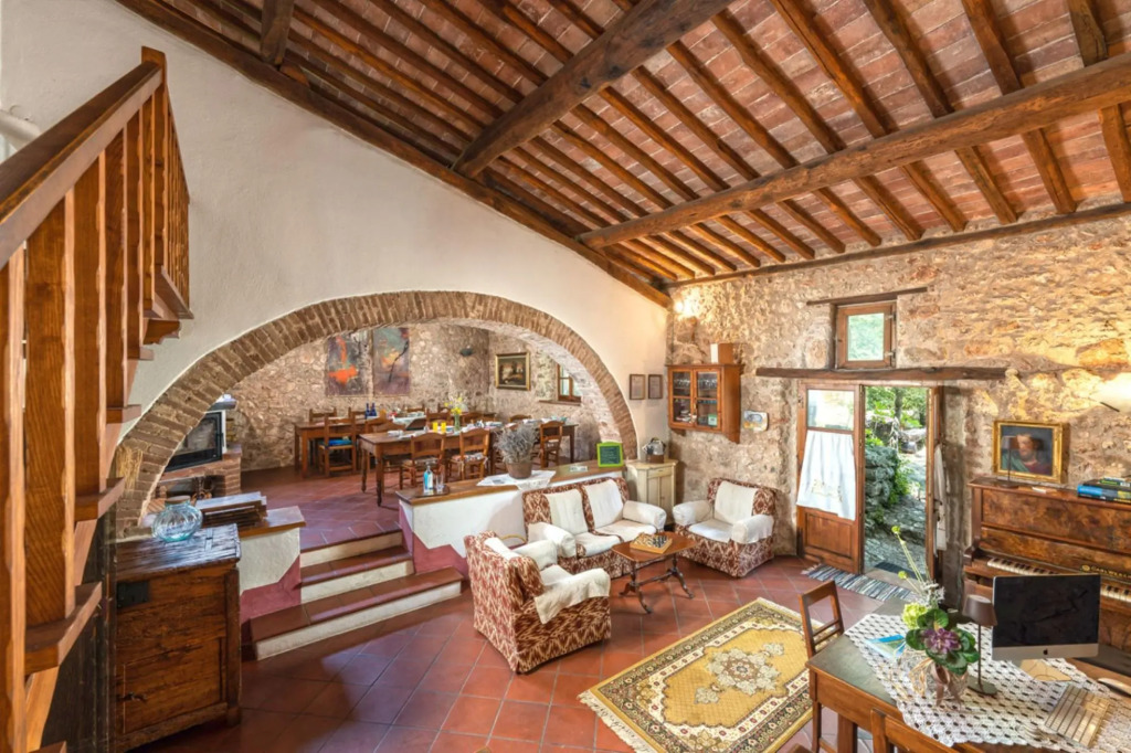 Podere Lorena Authentic famrhouse with pool immersed in the countryside-Podere Lorena