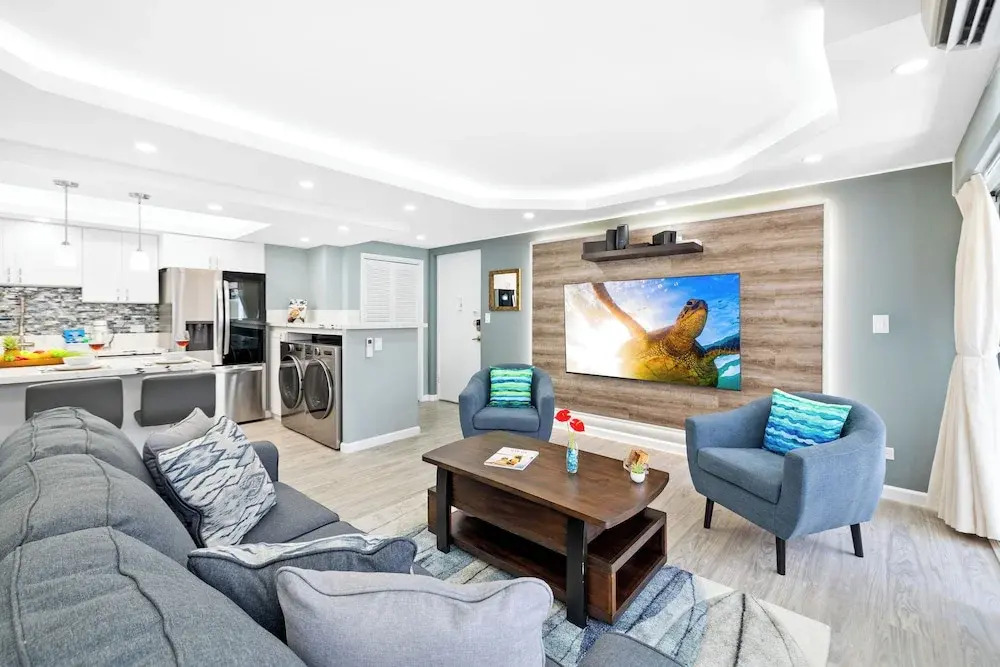 Scandia Tower Condo with 2BR and 2BA with Parking