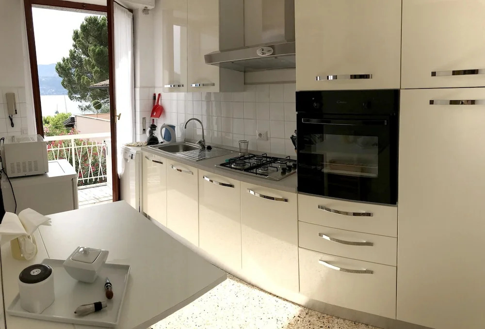 Spacious Family Home in Ranco with Private Pool - 300 m²