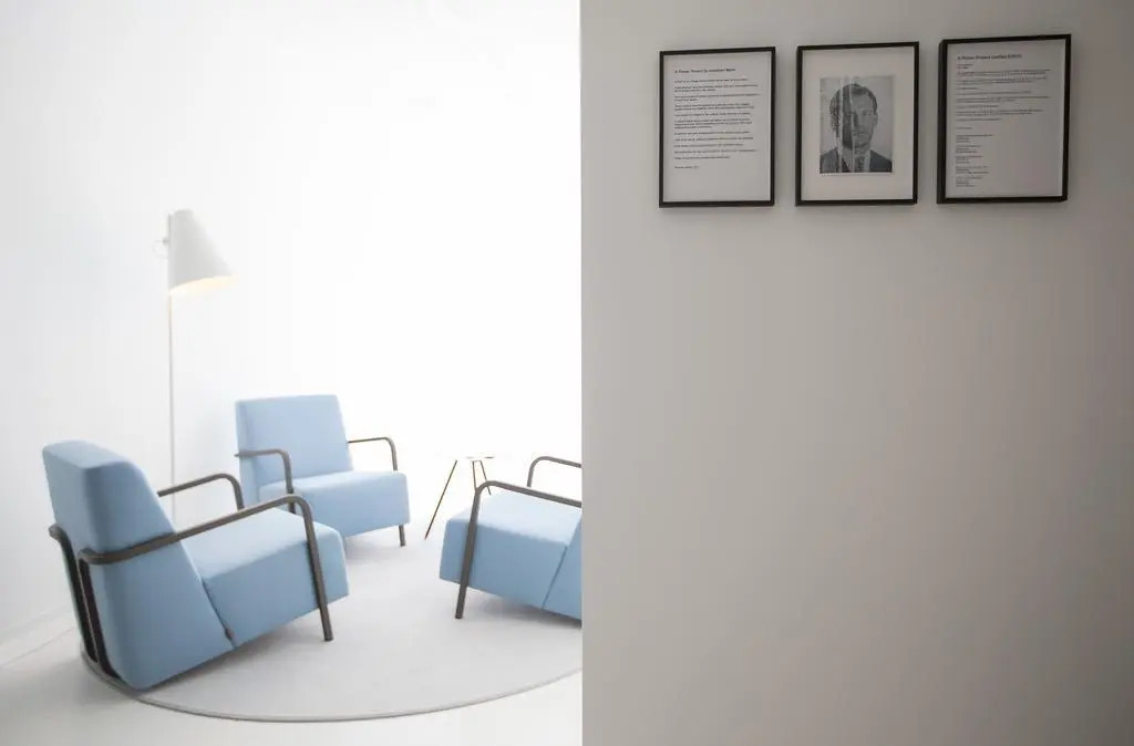 Apartment Wake up in Art