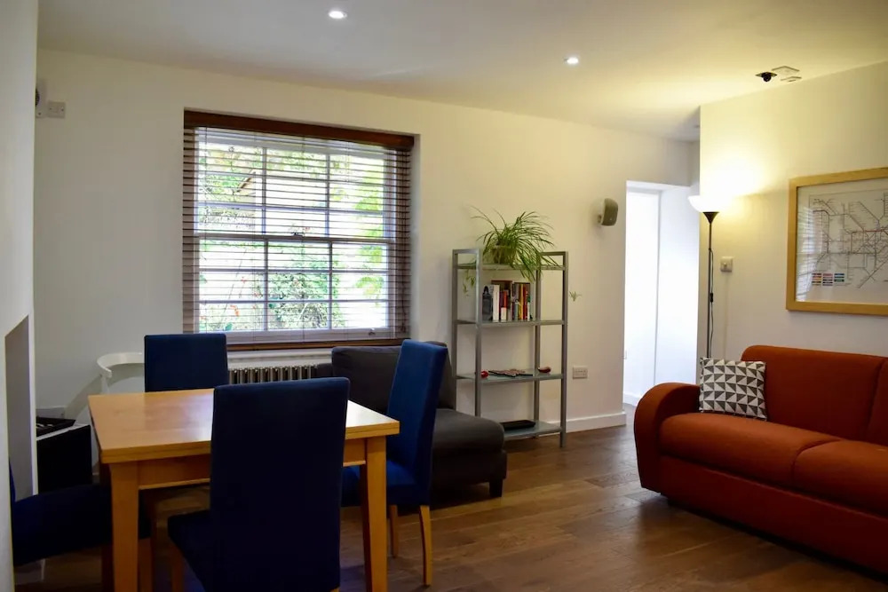 Charming 2 Bedroom Apartment in Kentish Town