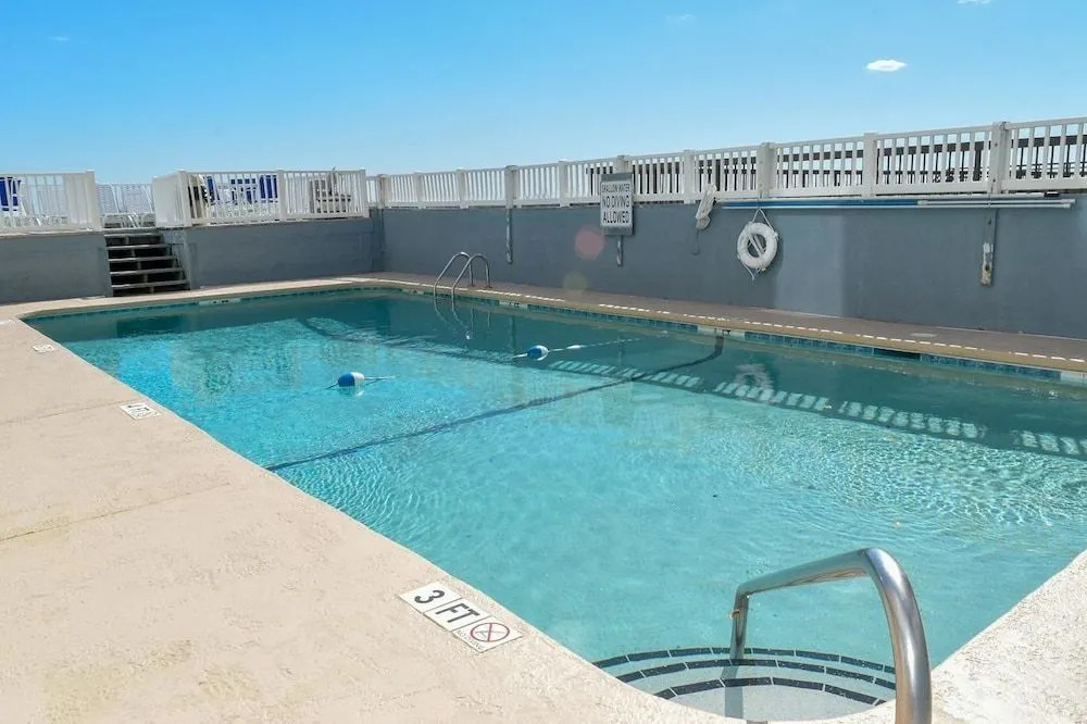 Palmetto Dunes Condominium 205 - 3 Br Condo