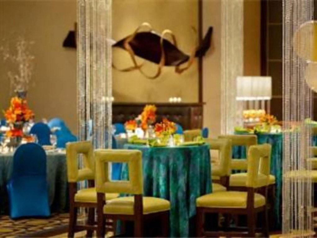 Renaissance Phoenix Downtown Hotel
