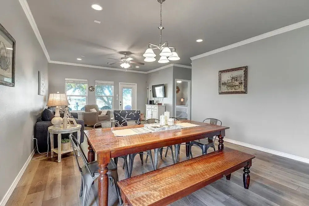 Captains Quarters 4 Bedroom Home by Redawning