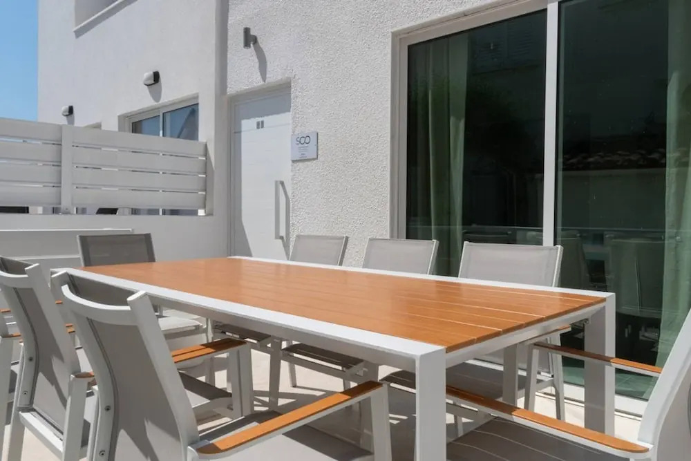 Sienna Townhouse by Staycom