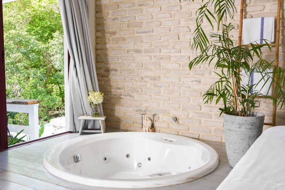 Eili Suites