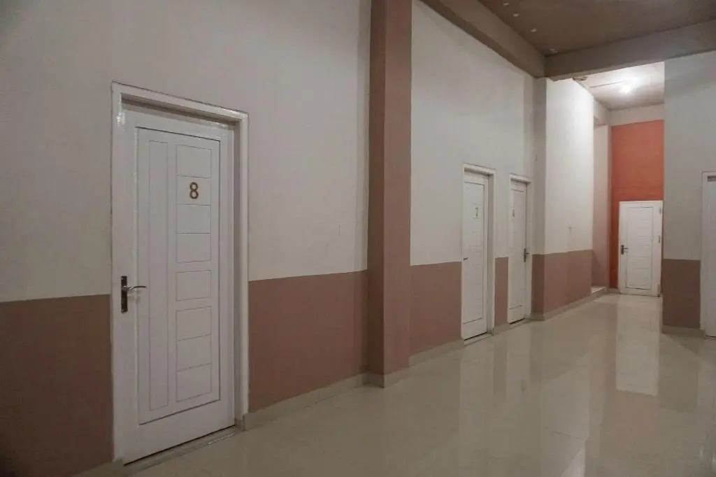 RedDoorz Syariah near Sultan Syarif Kasim II Airport