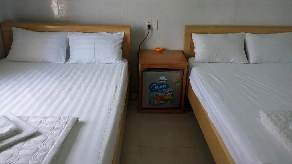 Khách Sạn Anh Tú 27B THÙY VAN