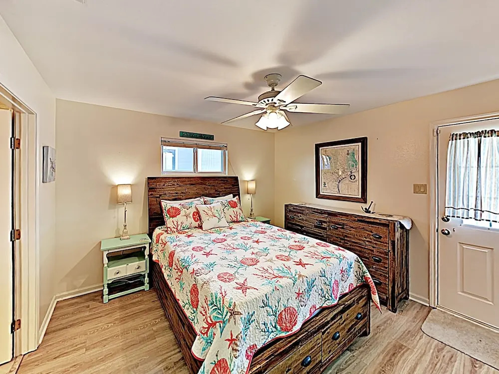 650 Sandpiper Circle Home 3 Bedrooms 2 Bathrooms Home