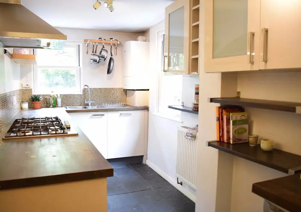 2 Bedroom Flat In East London