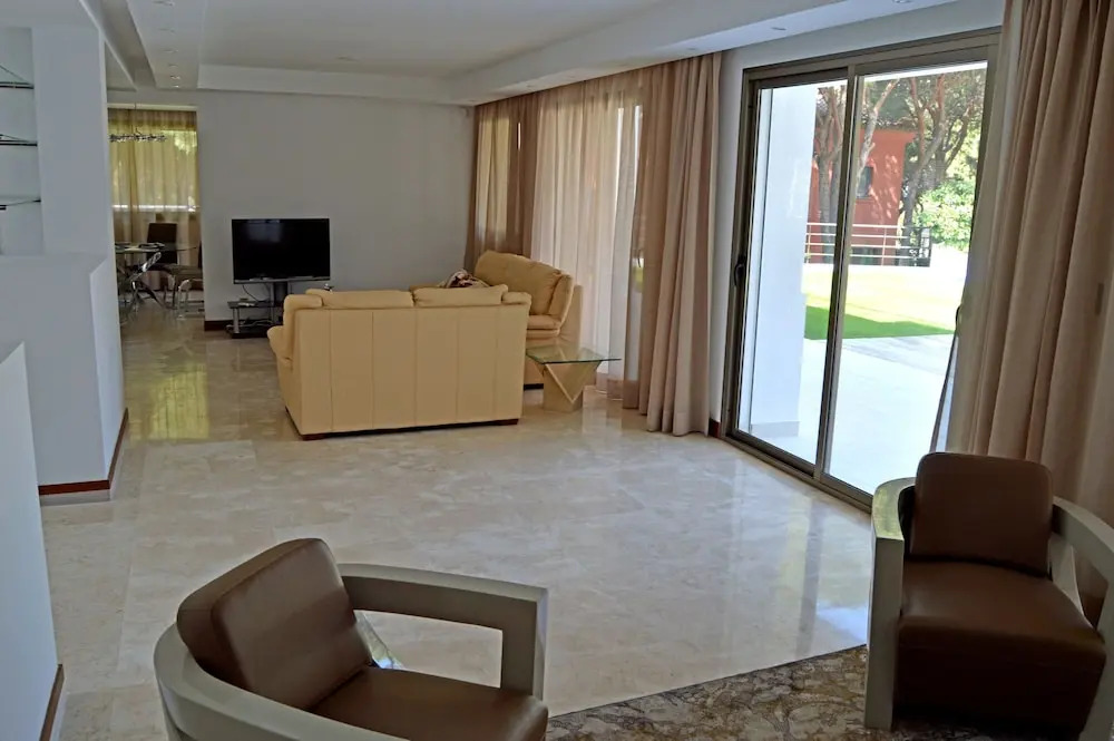 Stunning contemporary villa 5 bedrooms heated pool Las Chapas Marbella