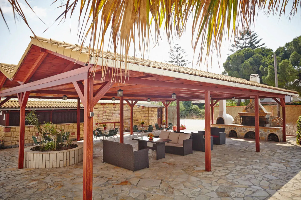 Pettas Apartments