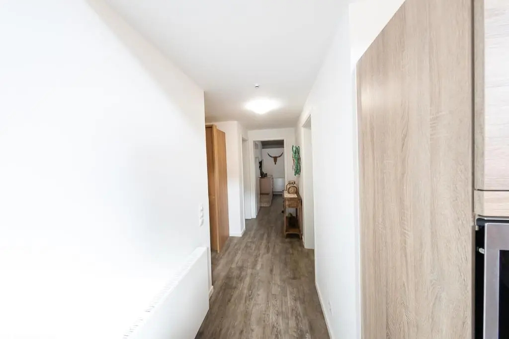 VIP Deluxe 107qm auf zwei Etagen 1 Dopplezimmer EG 1 Doppelzimmer auf der Galerie sowie 2 Badezimmer und komplette Küche mit Mikrowelle und Backofen Ideal für 1 bis 6 Gäste Direkter Blick auf Garten und Bergblick Alles nur nicht 0815