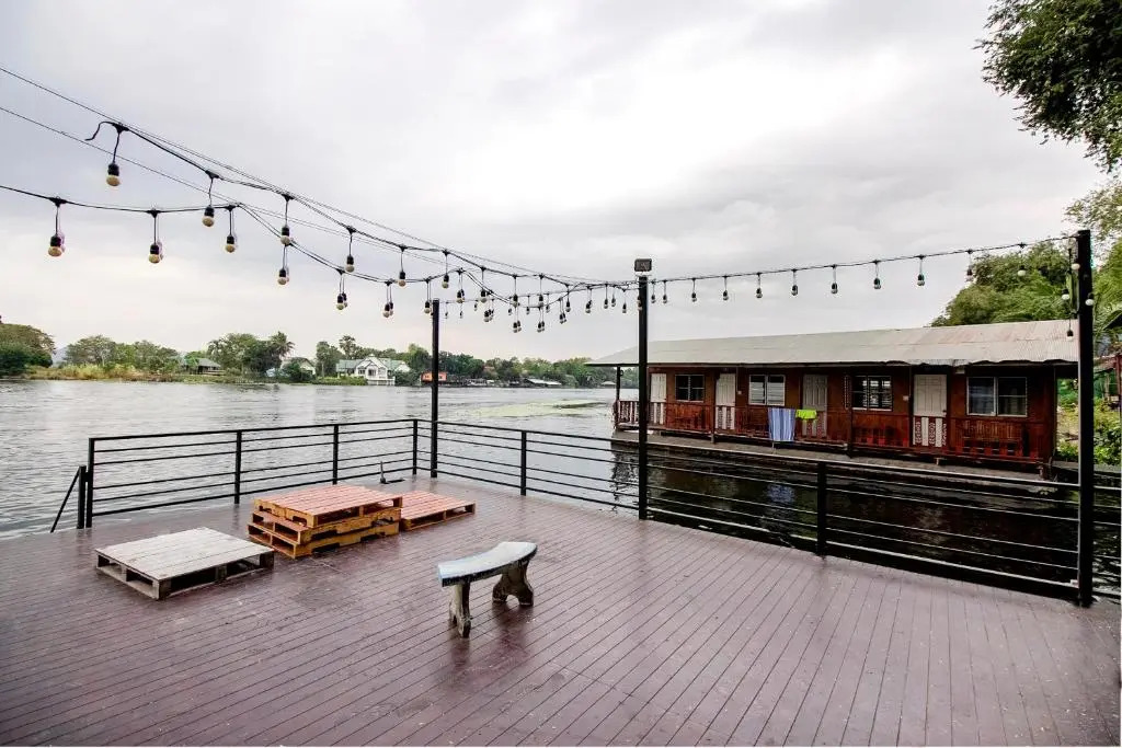 T & T Hostel Kanchanaburi