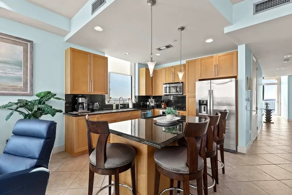 Sapphire Beach - Breathtaking 26th Floor Views 3 Bedroom Apts