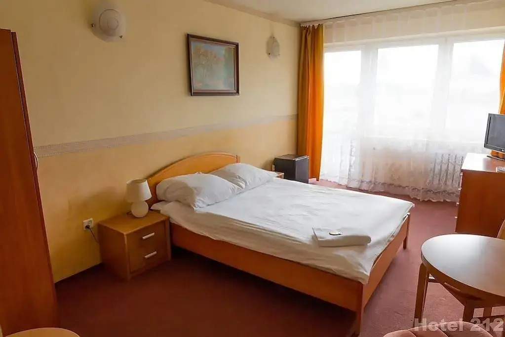 Hotel 212